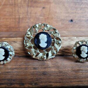 Signed Coro Cameo Brooch with Matching Screw Back Earrings Gold Toned FREE SHIP